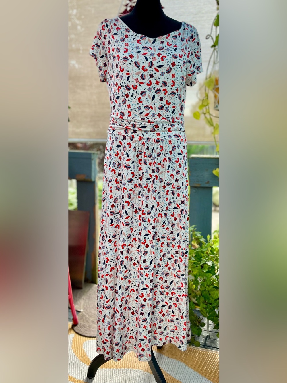 Boden Floral Short Sleeve T-shirt dress. Size 10